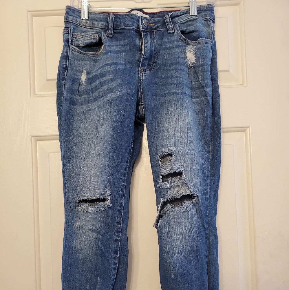 Destroyed boyfriend jeans